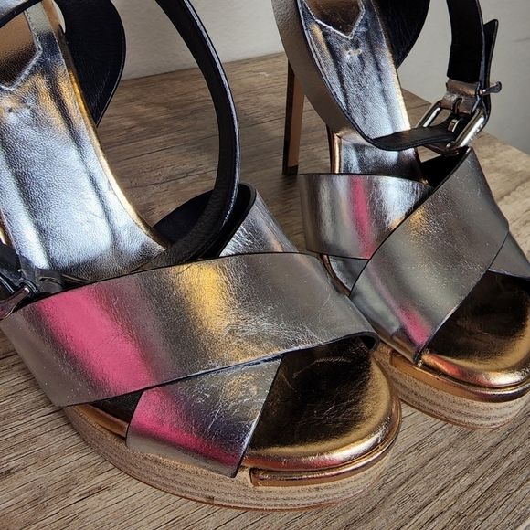 FENDI Roma Claire Silver ankle strap high heels size 6.5 NEW! - Picture 9 of 13